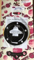 TRIUMPH - Fibre-Lyte Carbon pour bouchon de reservoir TRIUMPH - Fibre-Lyte Carbon pour bouchon de reservoir